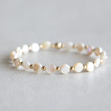 Load image into Gallery viewer, 5mm Fresh water shell - Gold