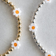 Load image into Gallery viewer, 4mm Silver Daisy bloom