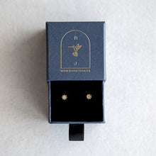 Load image into Gallery viewer, 14K Gold Diamond Floral earrings