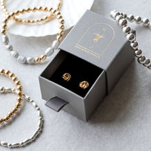 Load image into Gallery viewer, 14k Gold Love Knot studs - 6MM