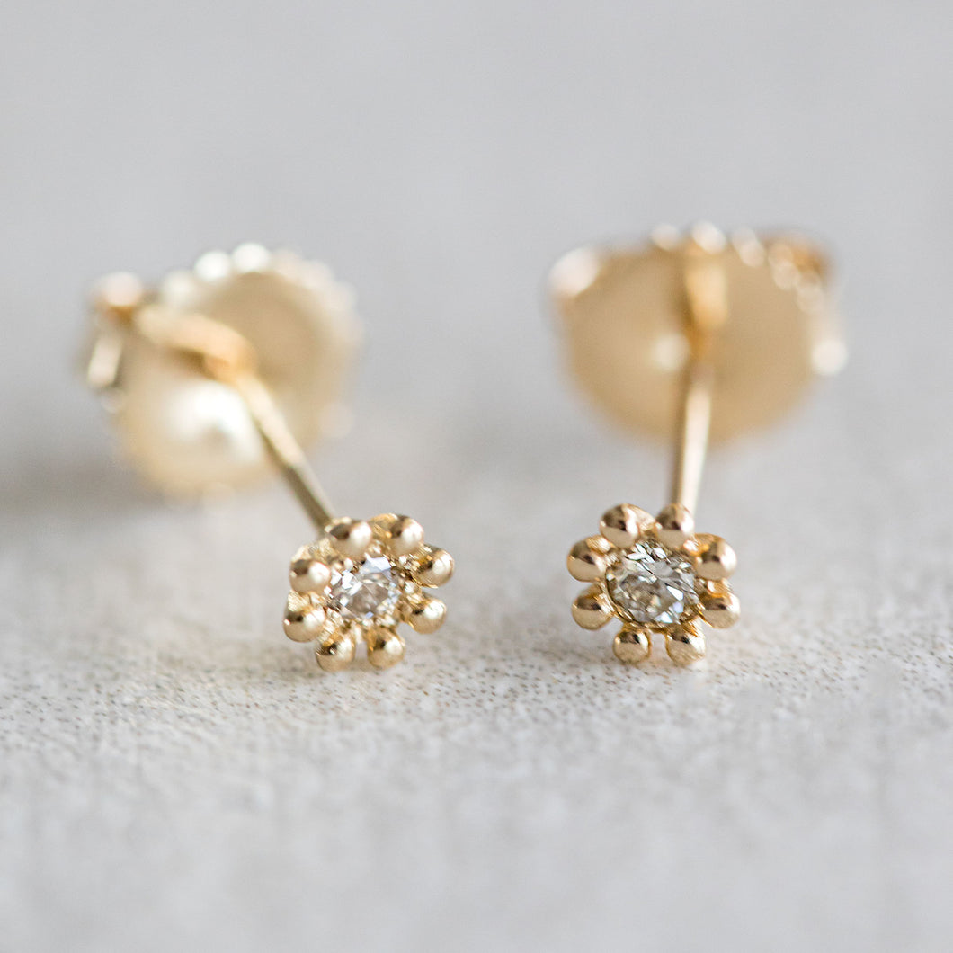 14K Gold Diamond Floral earrings
