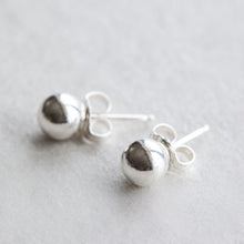 Load image into Gallery viewer, 6mm Sterling Silver Ball Stud earrings
